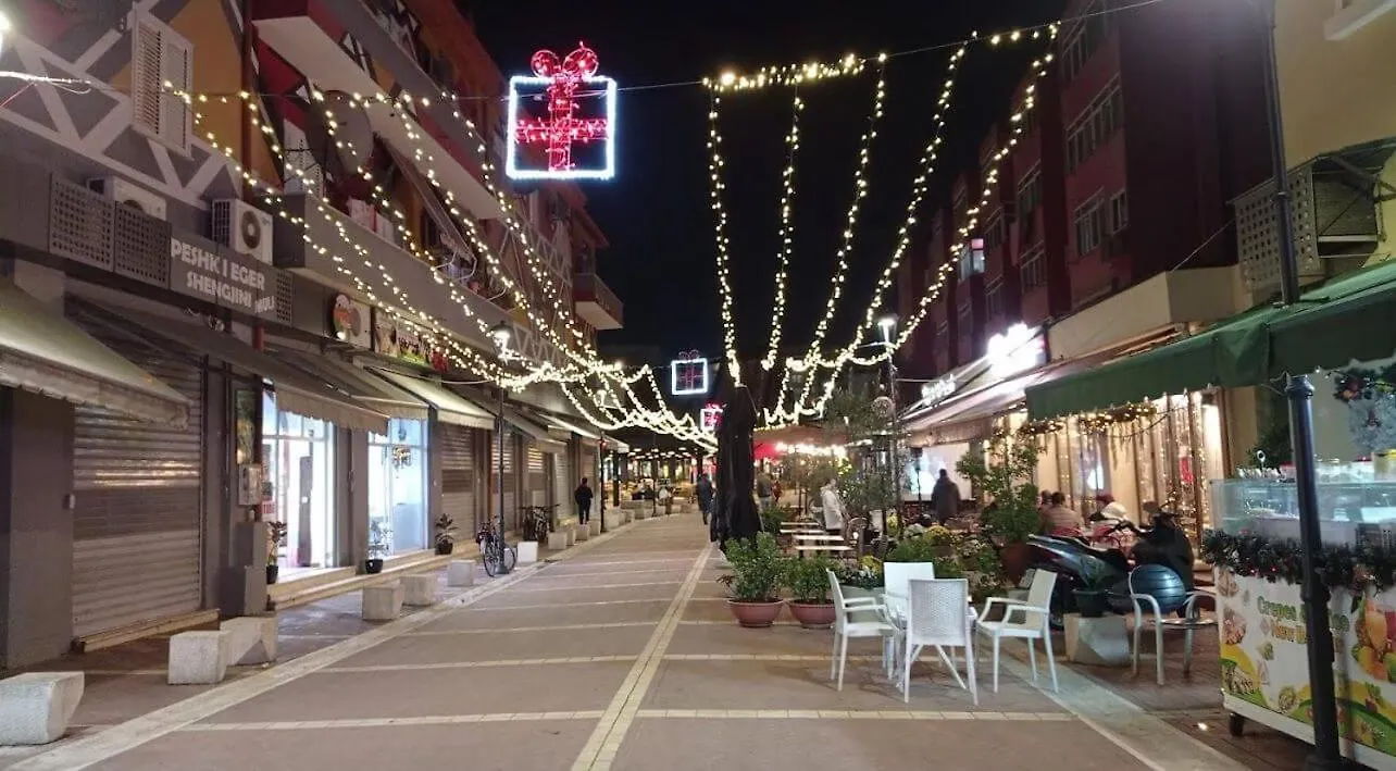 Homerent Old Bazaar 21 تيرانا شقة